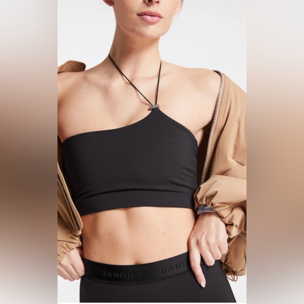 Bandier Jacaranda Set: Sport Logo Slit Legging + Asymmetric Toggle Bra - Picture 8 of 16